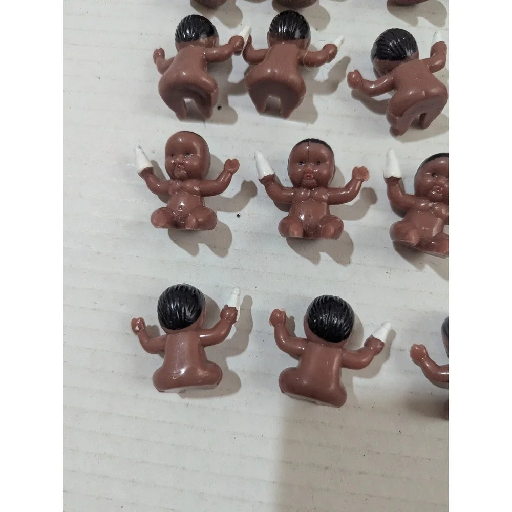 24 Piece Vintage Miniature Plastic Babies Brown Black Hair Baby Shower King Cake